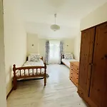 Gîte Merlot 8p with shared swimming pool *