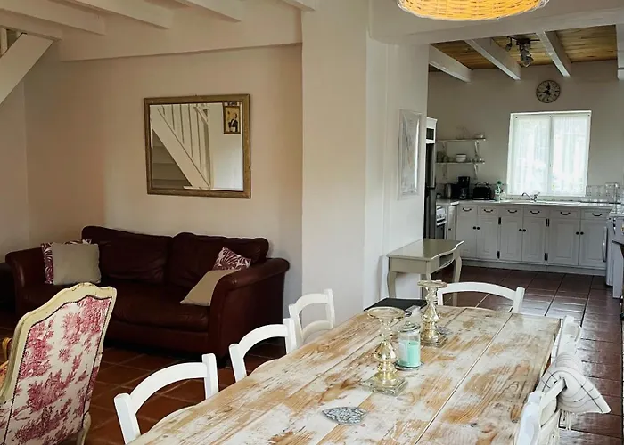 Ruime Hébergement de vacances Teuillac