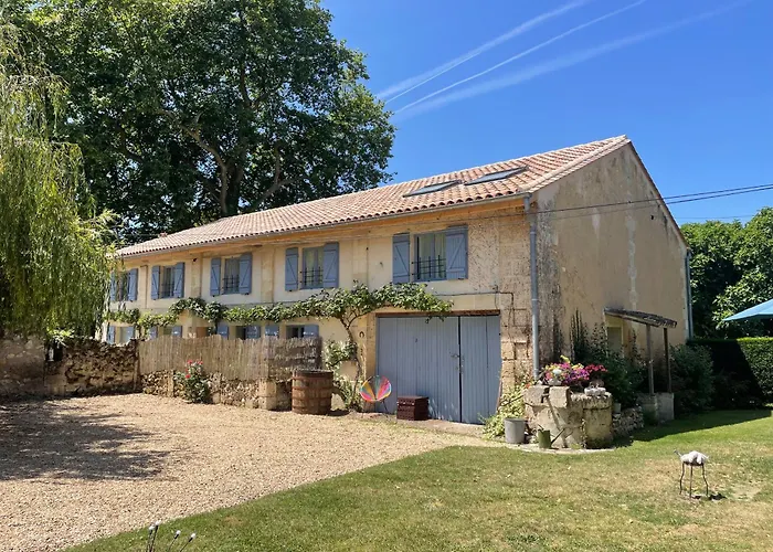 Gite Merlot 8P With Shared Swimming Pool